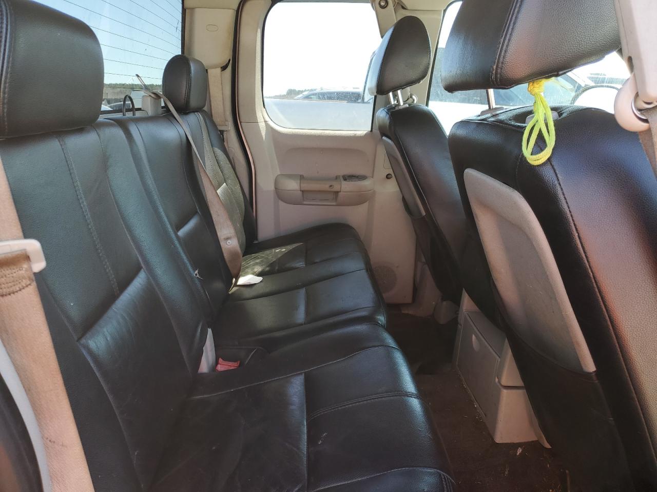2007 Chevrolet Silverado - Image 10
