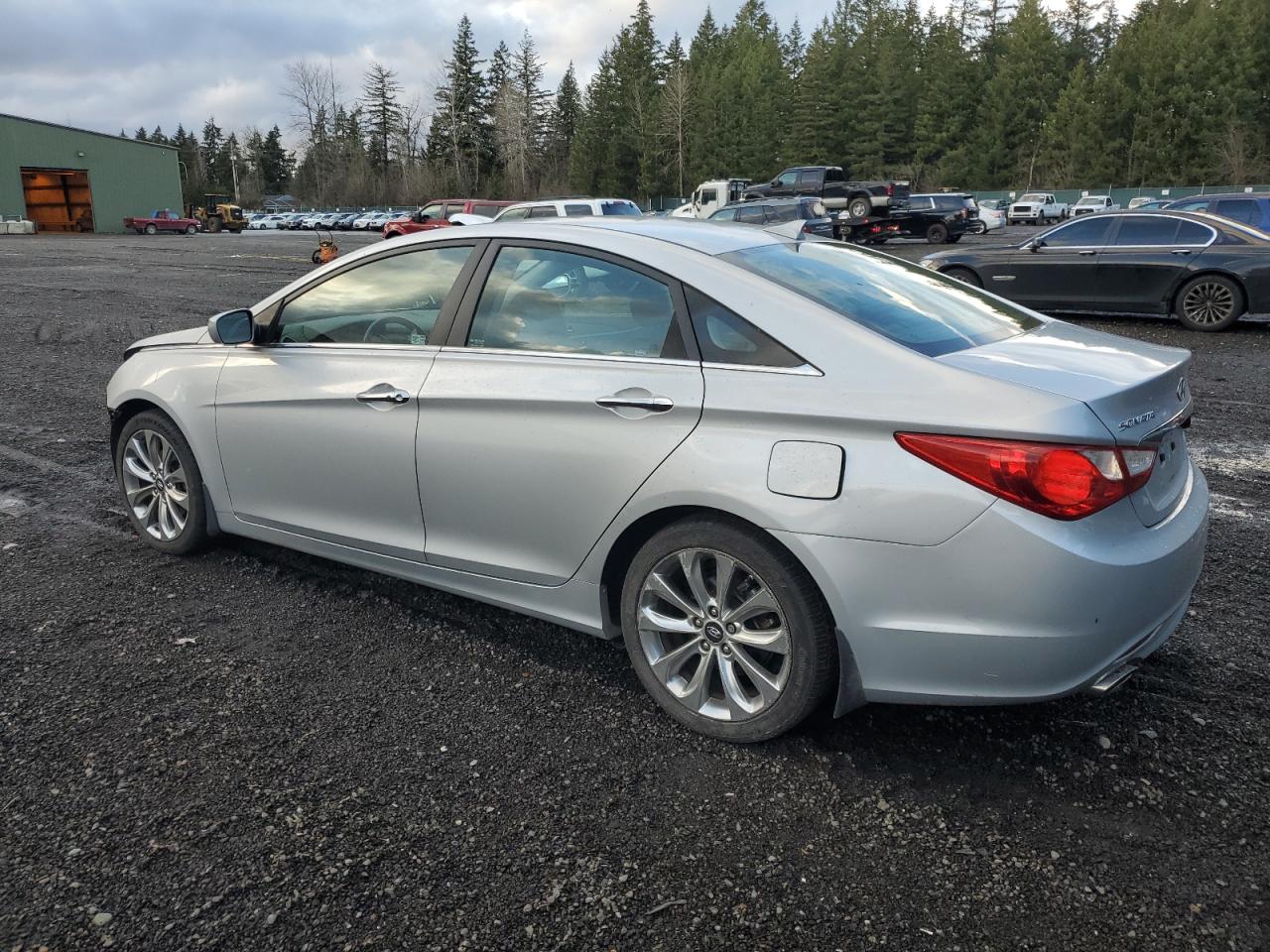 2013 Hyundai Sonata - Image 3