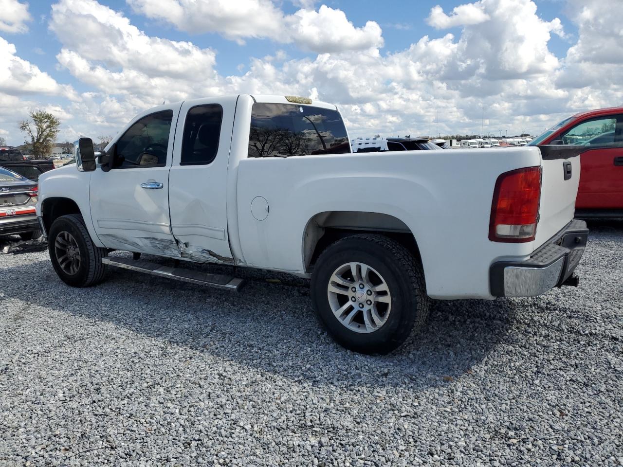 2008 GMC Sierra - Image 2