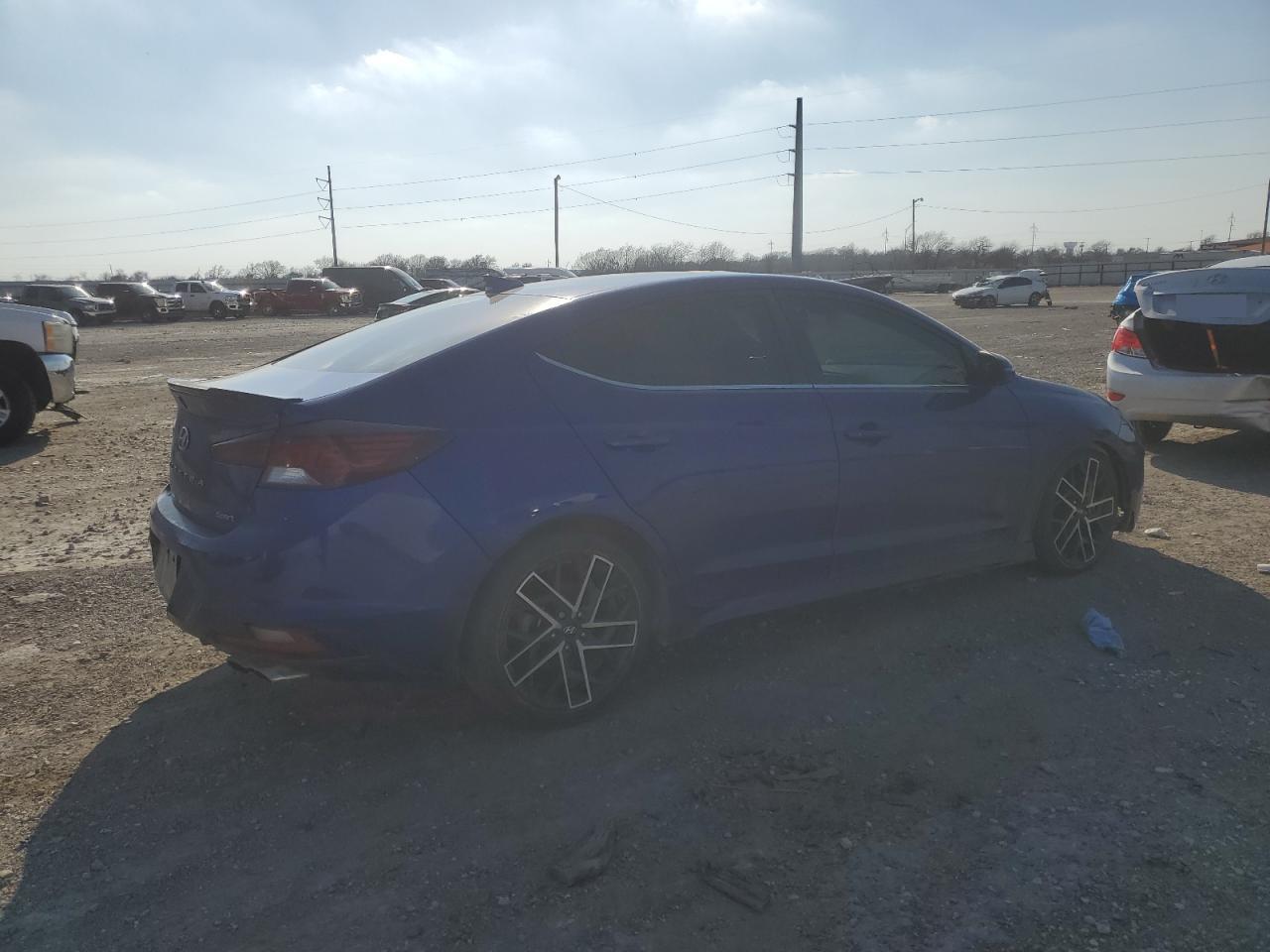 2020 Hyundai Elantra - Image 3
