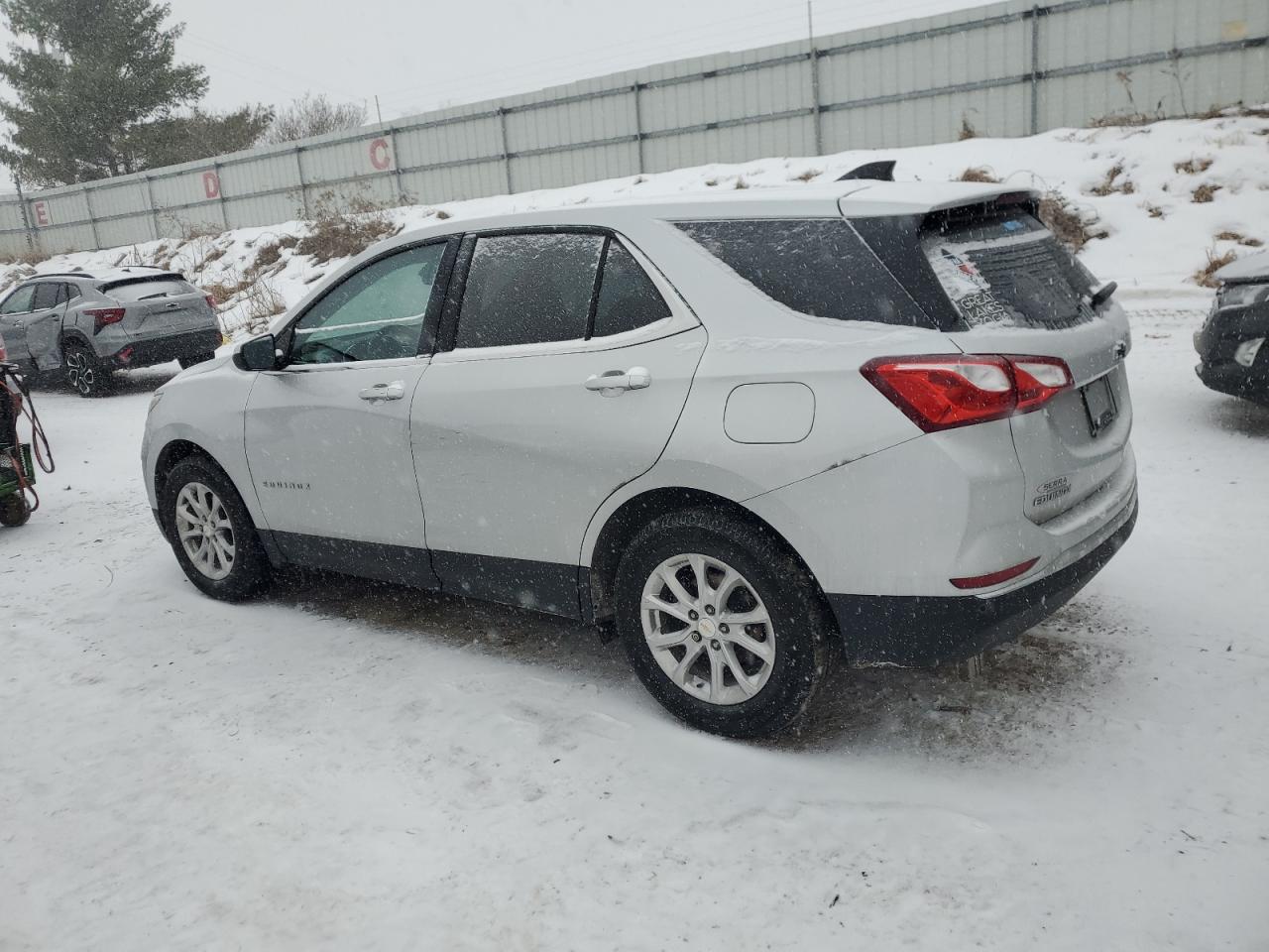 2020 Chevrolet Equinox - Image 2