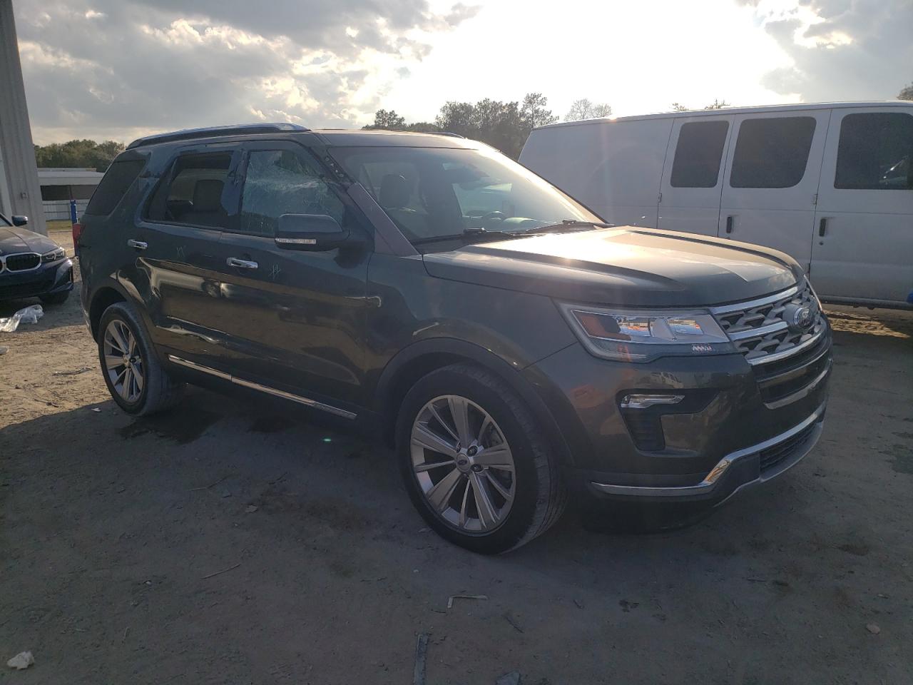 2019 Ford Explorer - Image 4