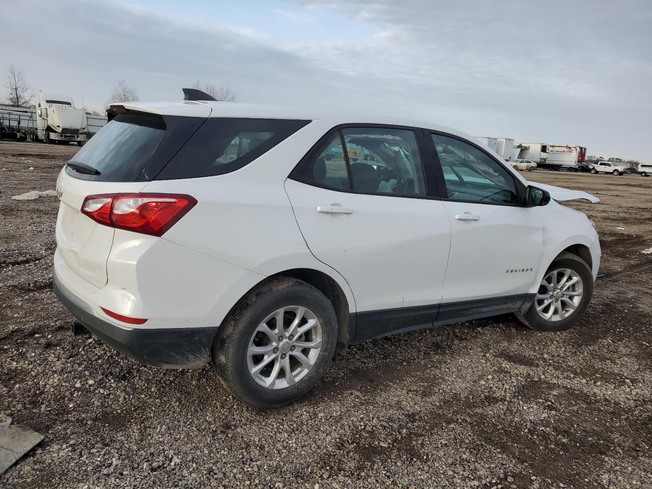 2018 Chevrolet Equinox - Image 3