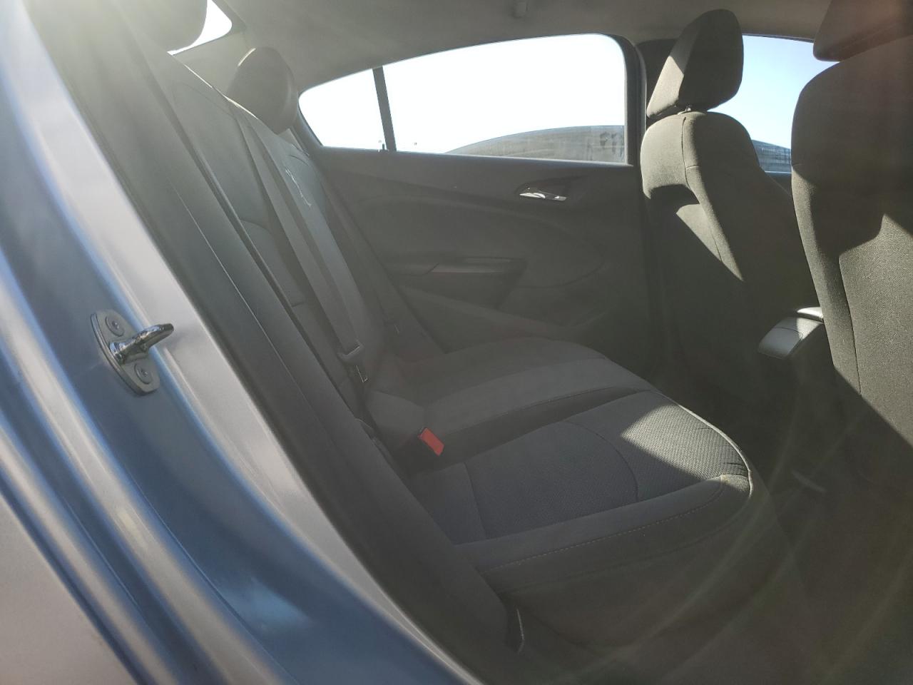 2018 Chevrolet Cruze - Image 10