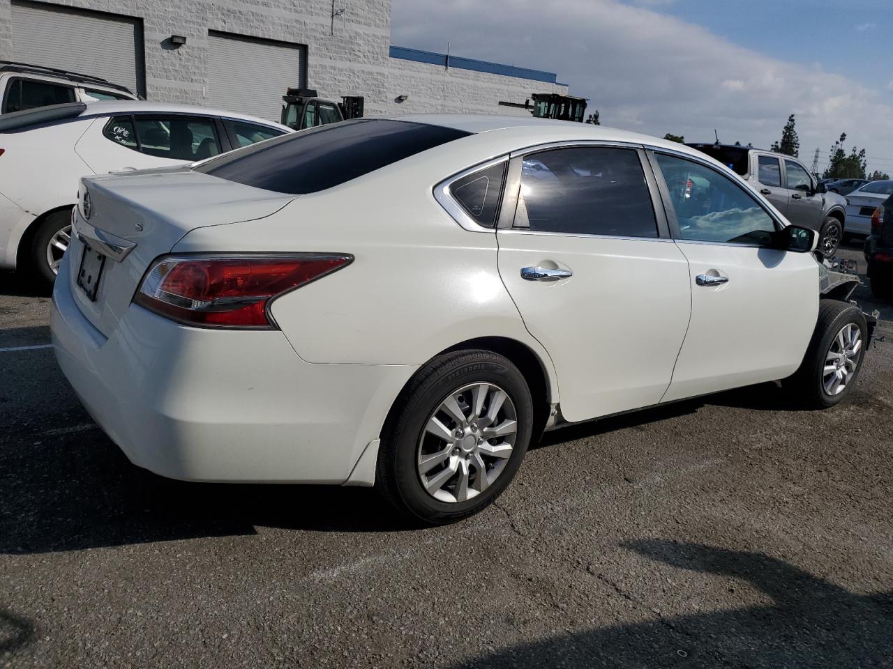 2015 Nissan Altima - Image 3