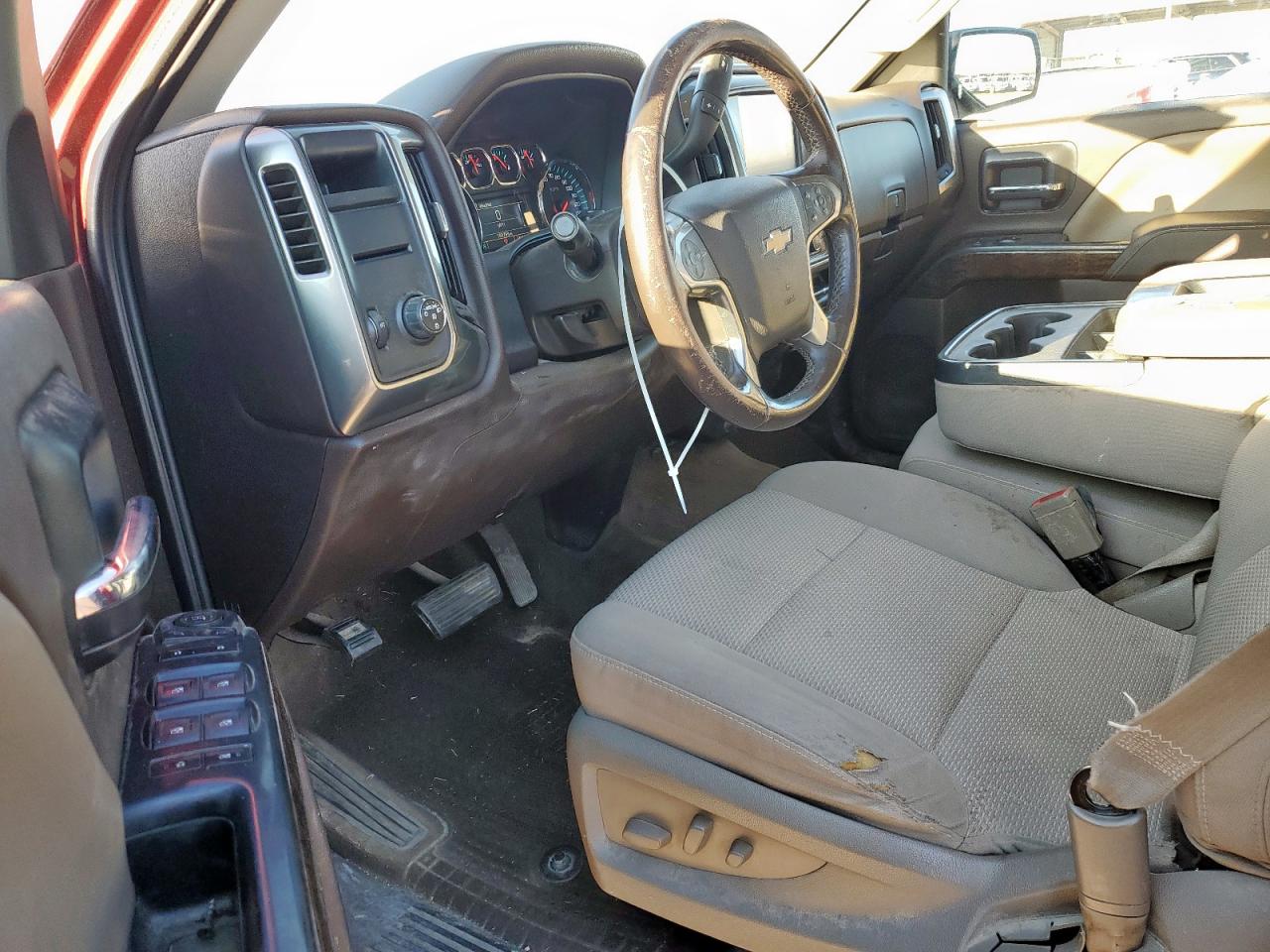 2015 Chevrolet Silverado - Image 8