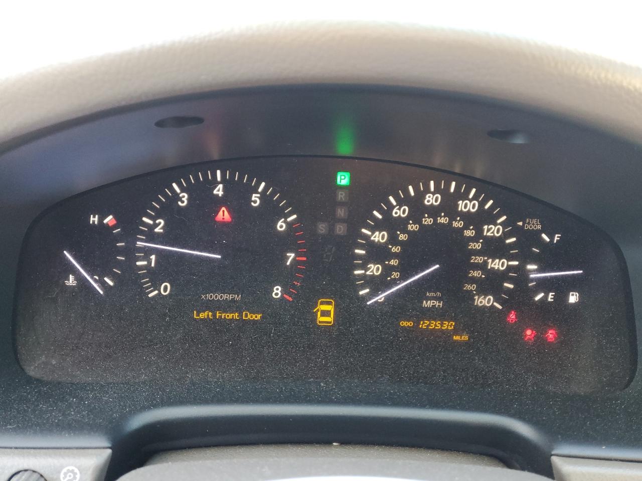 2004 Lexus LS - Image 9