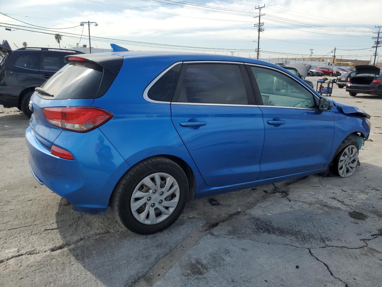 2018 Hyundai Elantra - Image 3