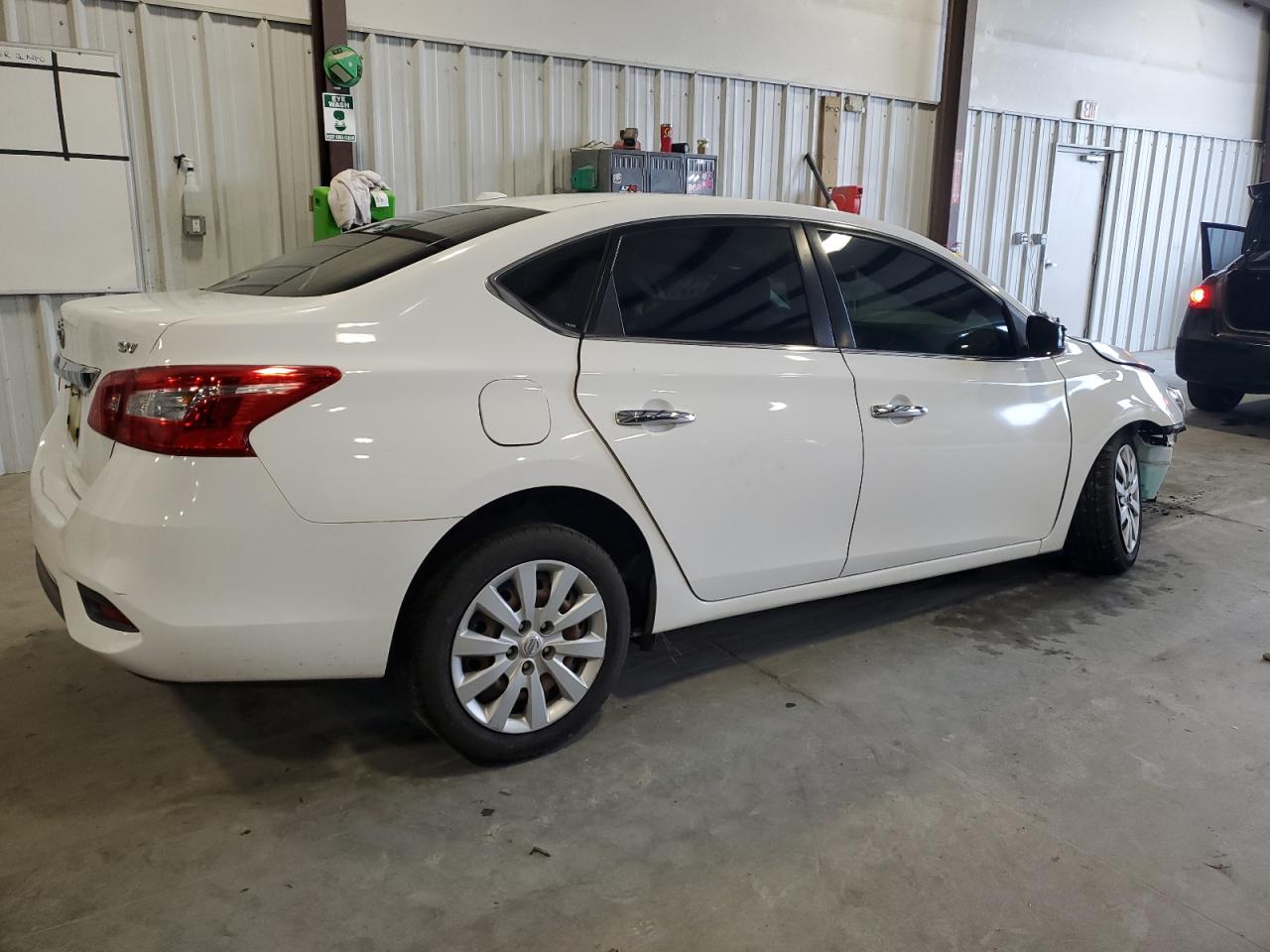 2017 Nissan Sentra - Image 3