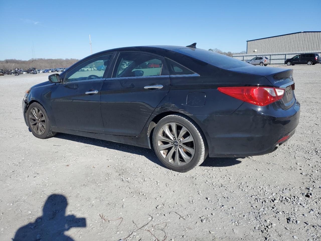 2011 Hyundai Sonata - Image 2