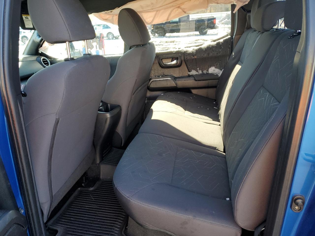 2018 Toyota Tacoma - Image 11