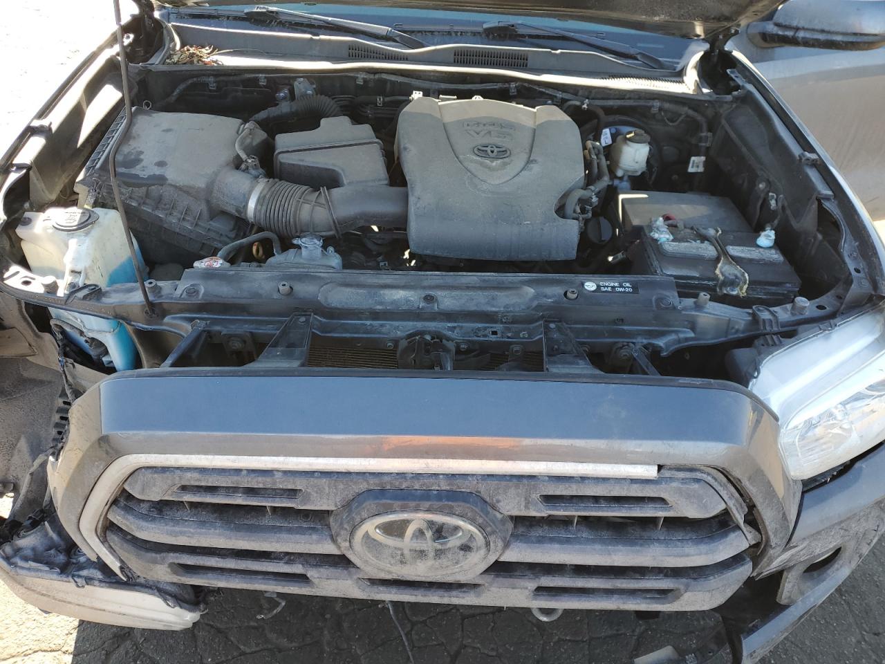 2019 Toyota Tacoma - Image 12