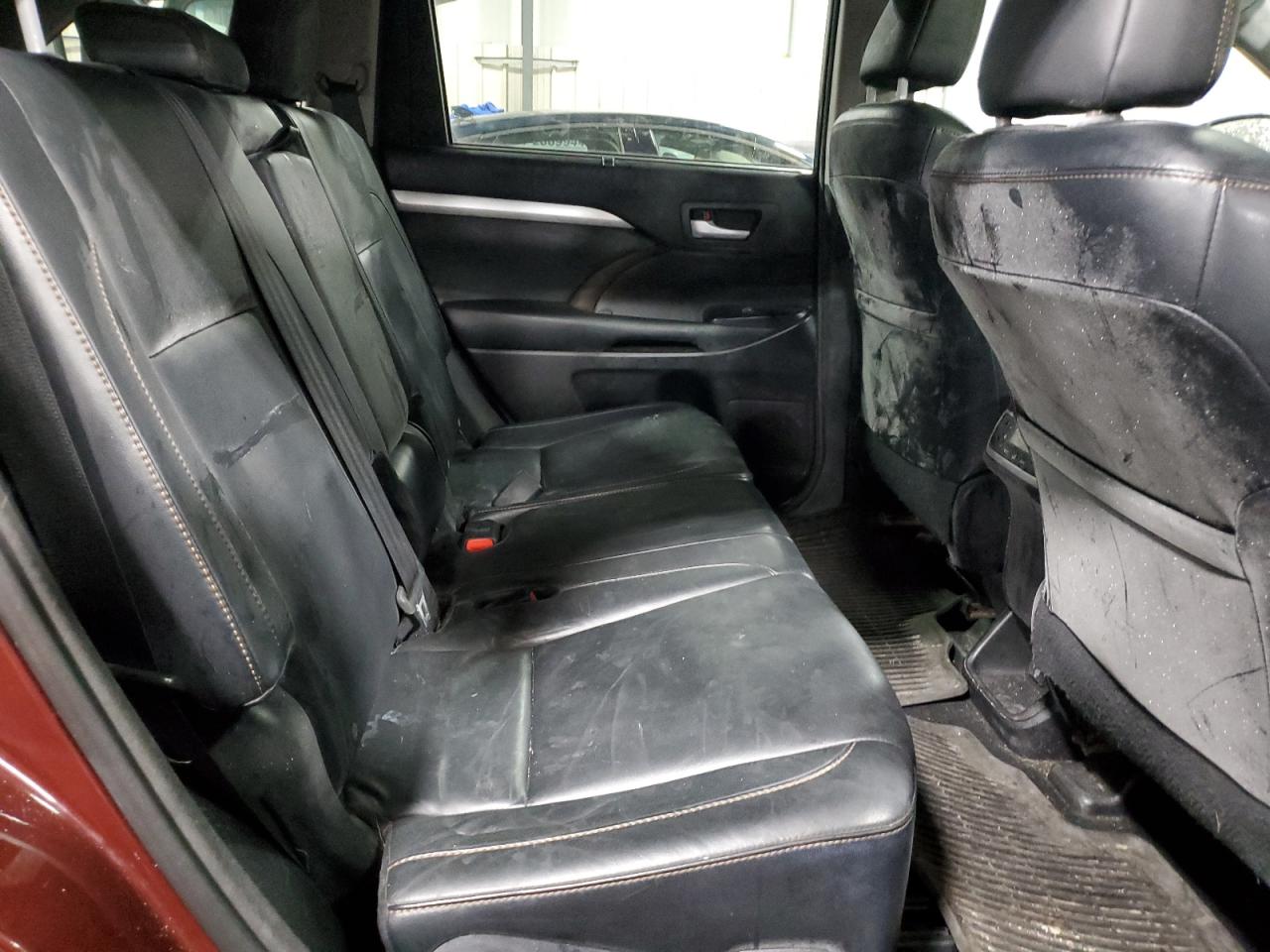 2015 Toyota Highlander - Image 11