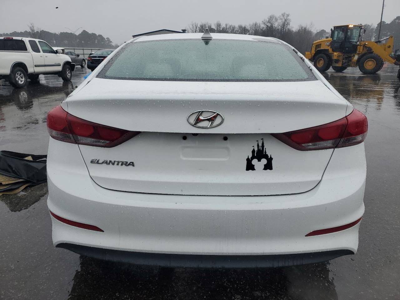 2017 Hyundai Elantra - Image 6