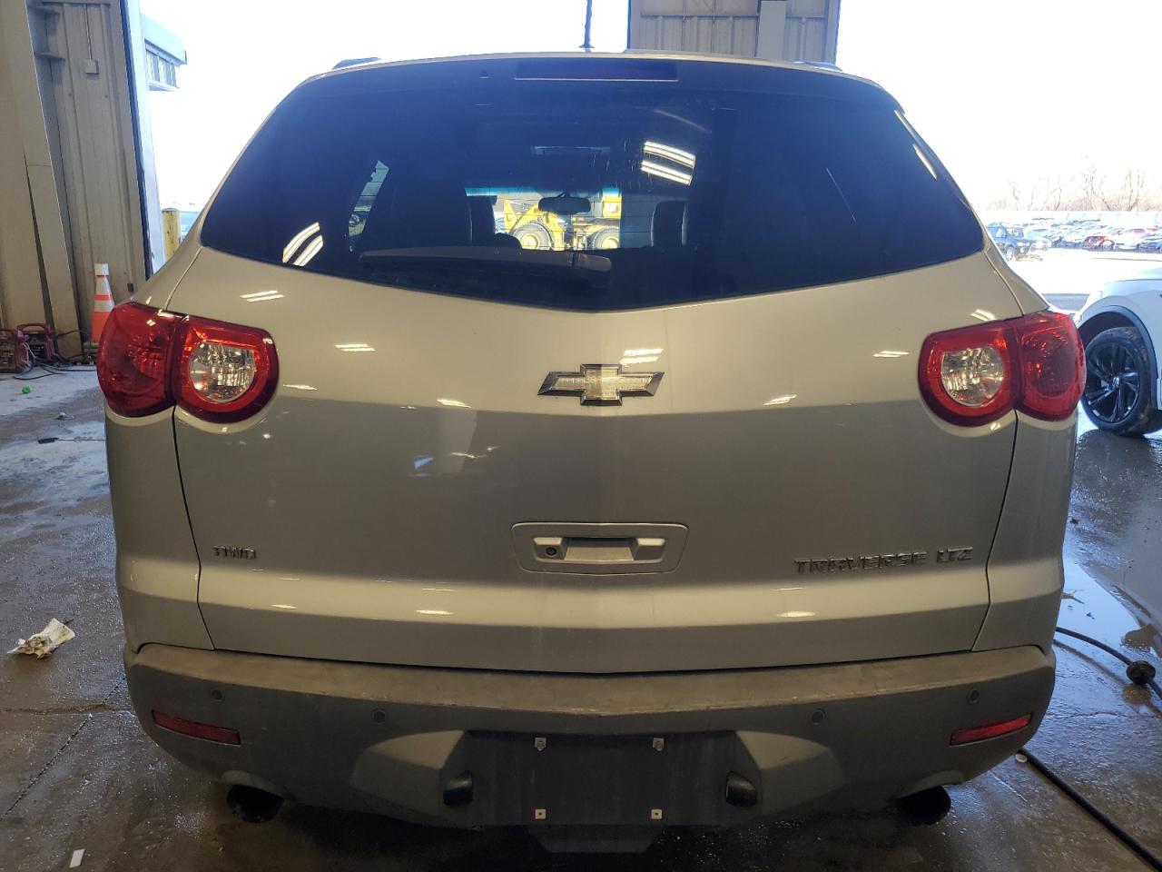 2011 Chevrolet Traverse - Image 6