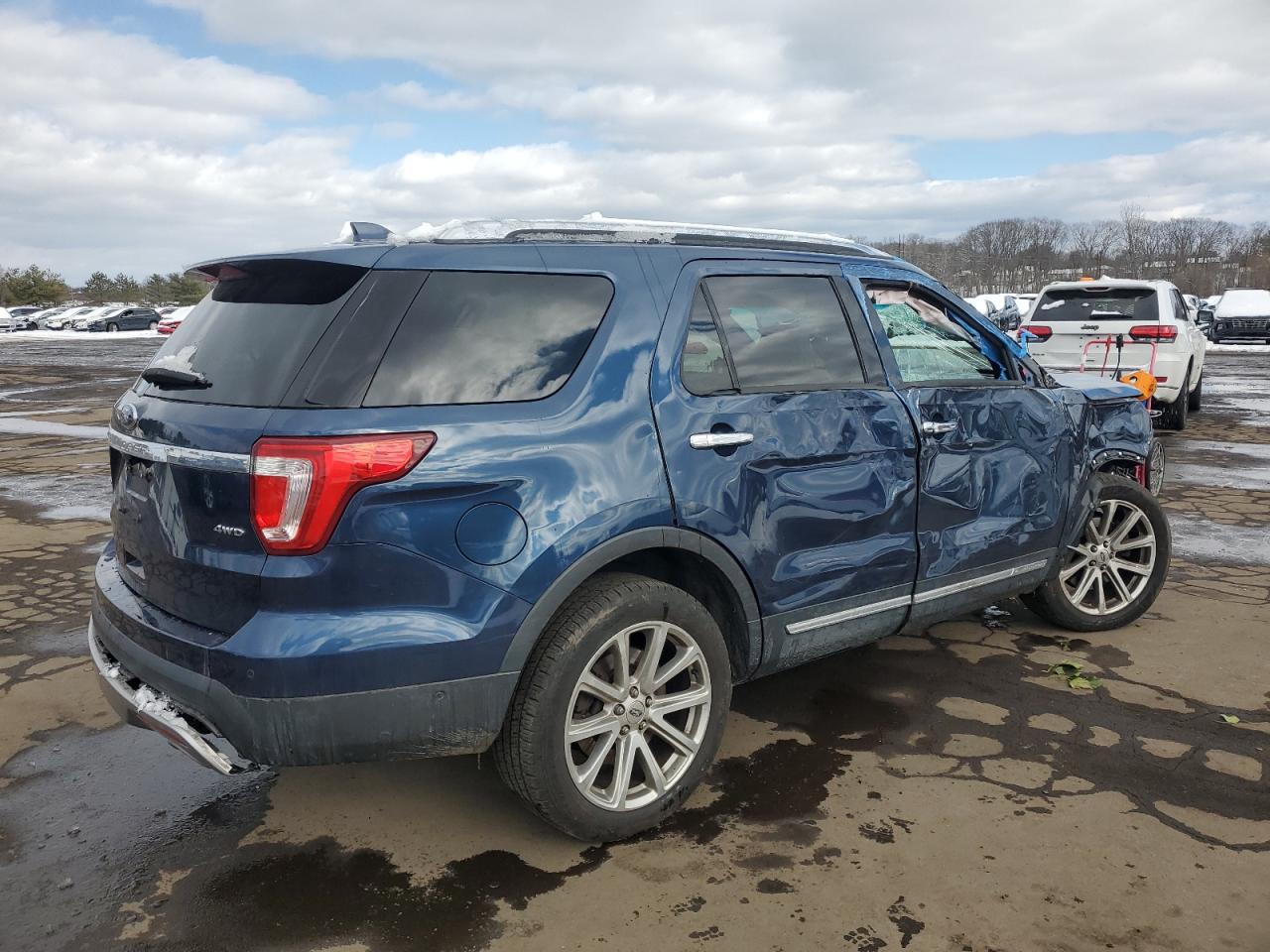 2016 Ford Explorer - Image 3