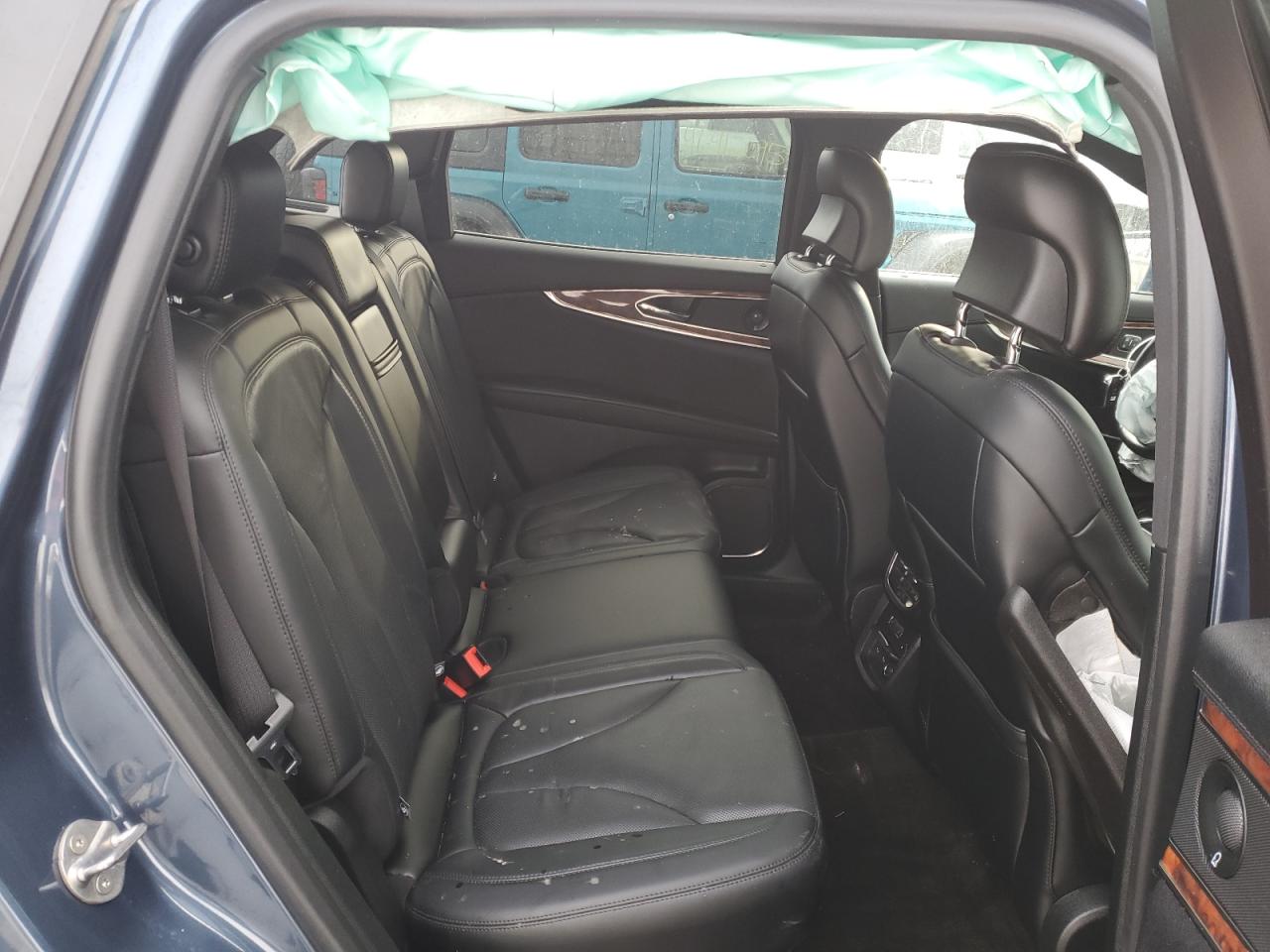 2019 Lincoln Nautilus - Image 11