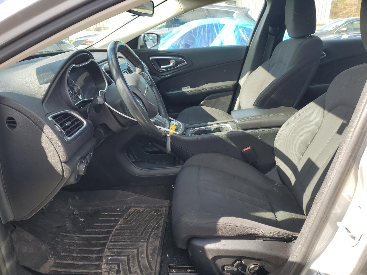 2015 Chrysler 200 - Image 7