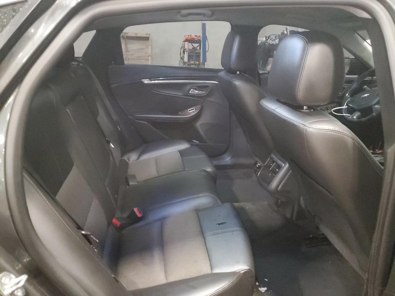 2015 Chevrolet Impala - Image 10