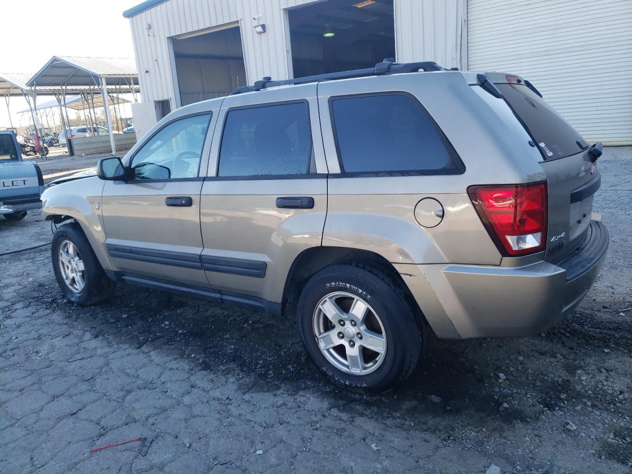 2005 Jeep Grand Cherokee - Image 2
