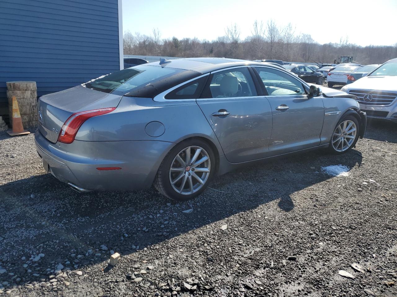 2015 Jaguar XJ - Image 3