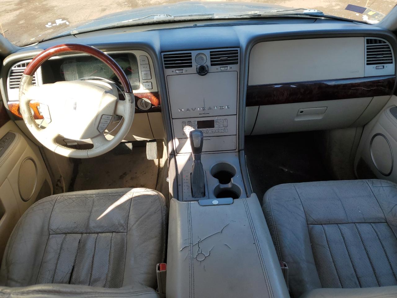 2004 Lincoln Navigator - Image 8