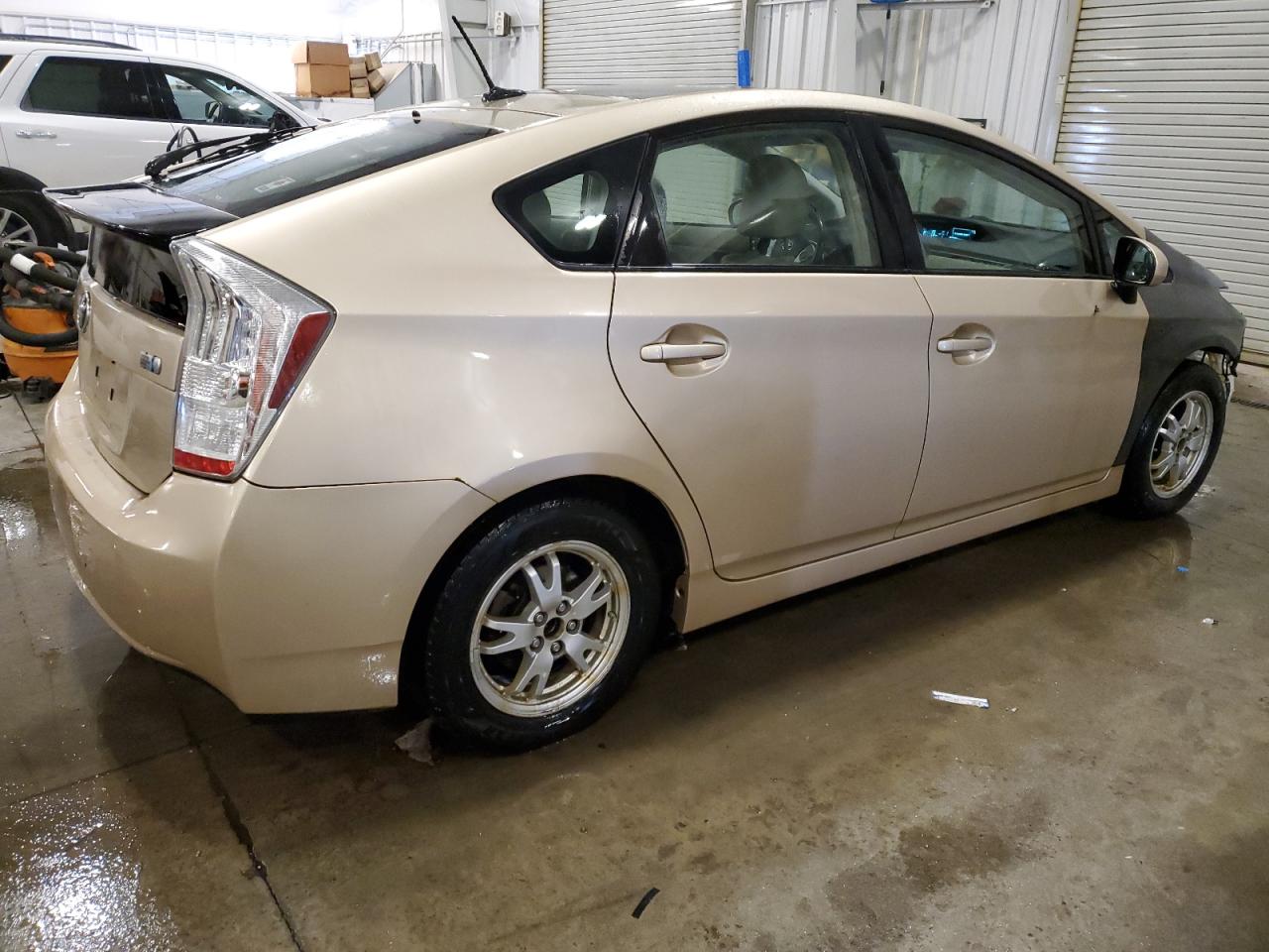 2010 Toyota Prius - Image 3