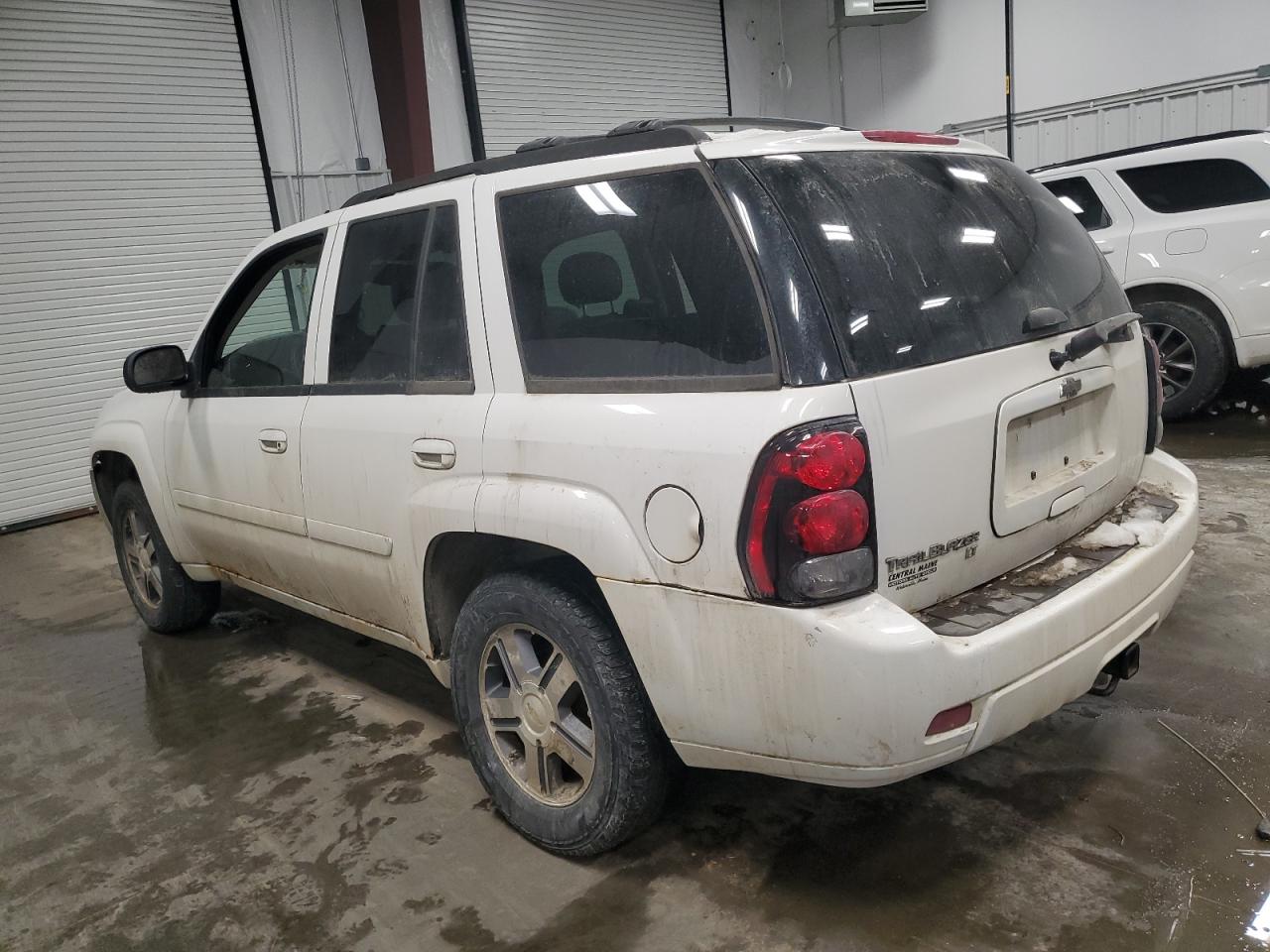 2009 Chevrolet TrailBlazer - Image 2