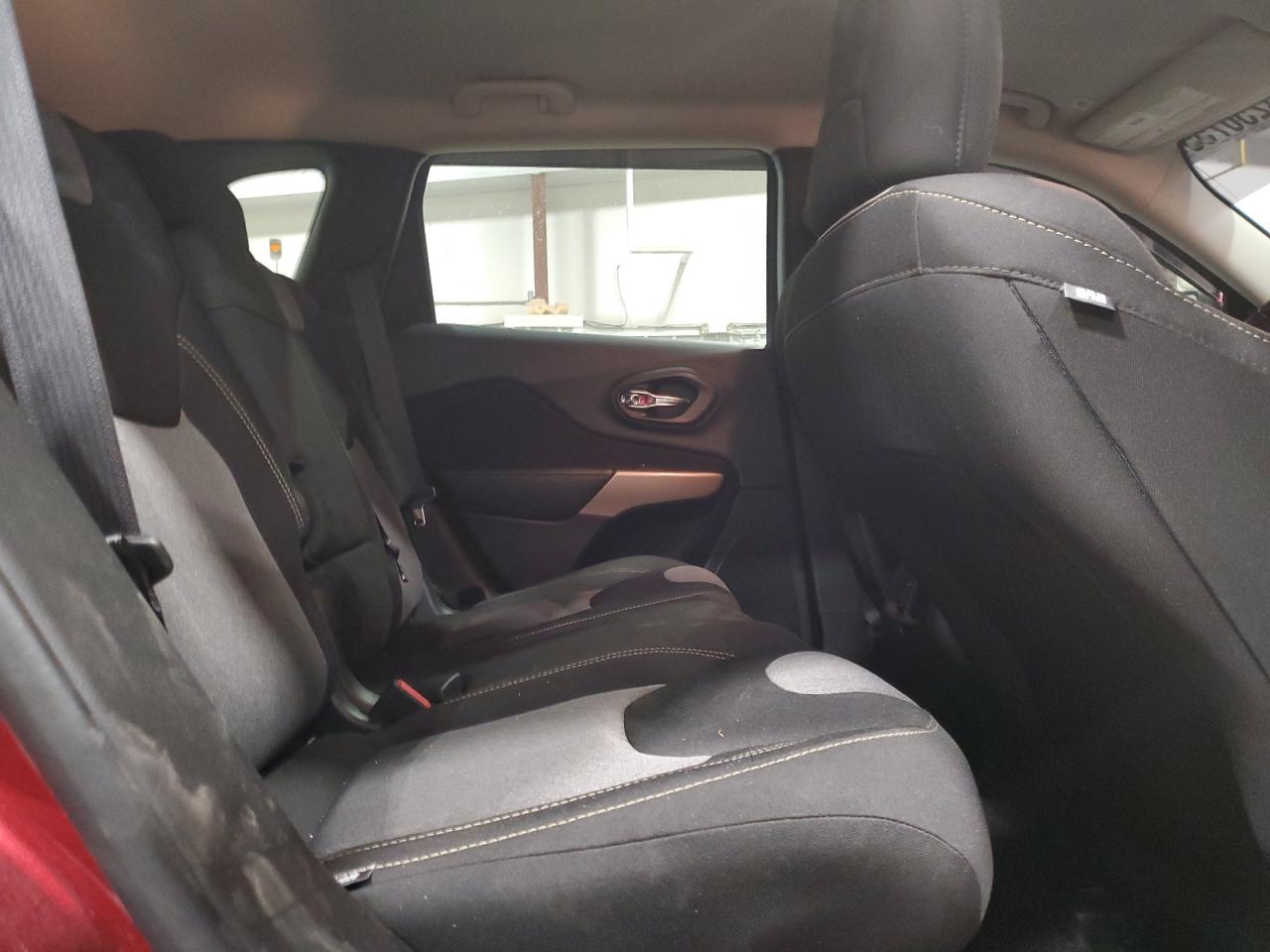 2018 Jeep Grand Cherokee - Image 12