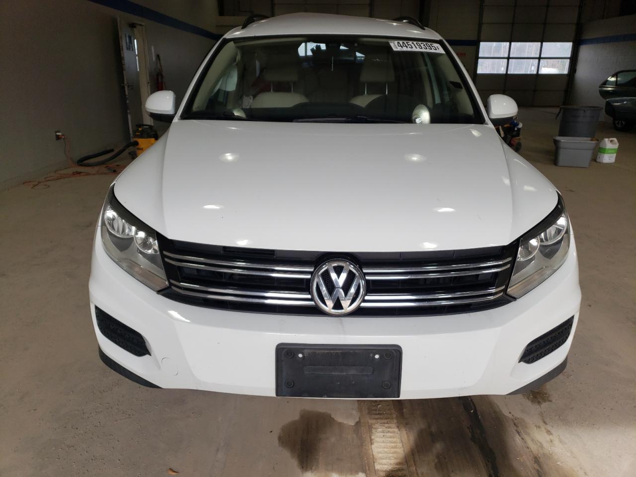 2016 Volkswagen Tiguan - Image 5