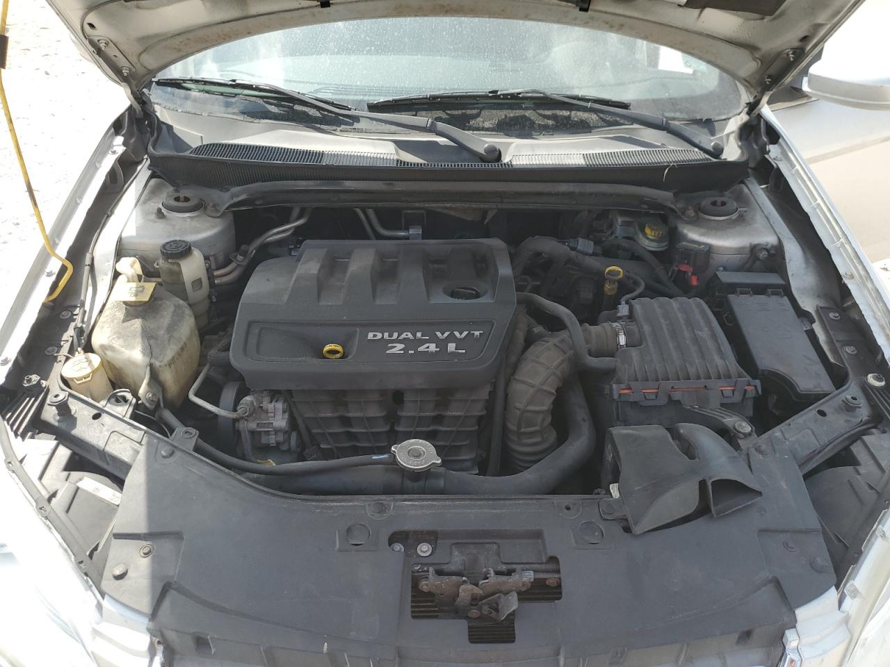 2012 Chrysler 200 - Image 11