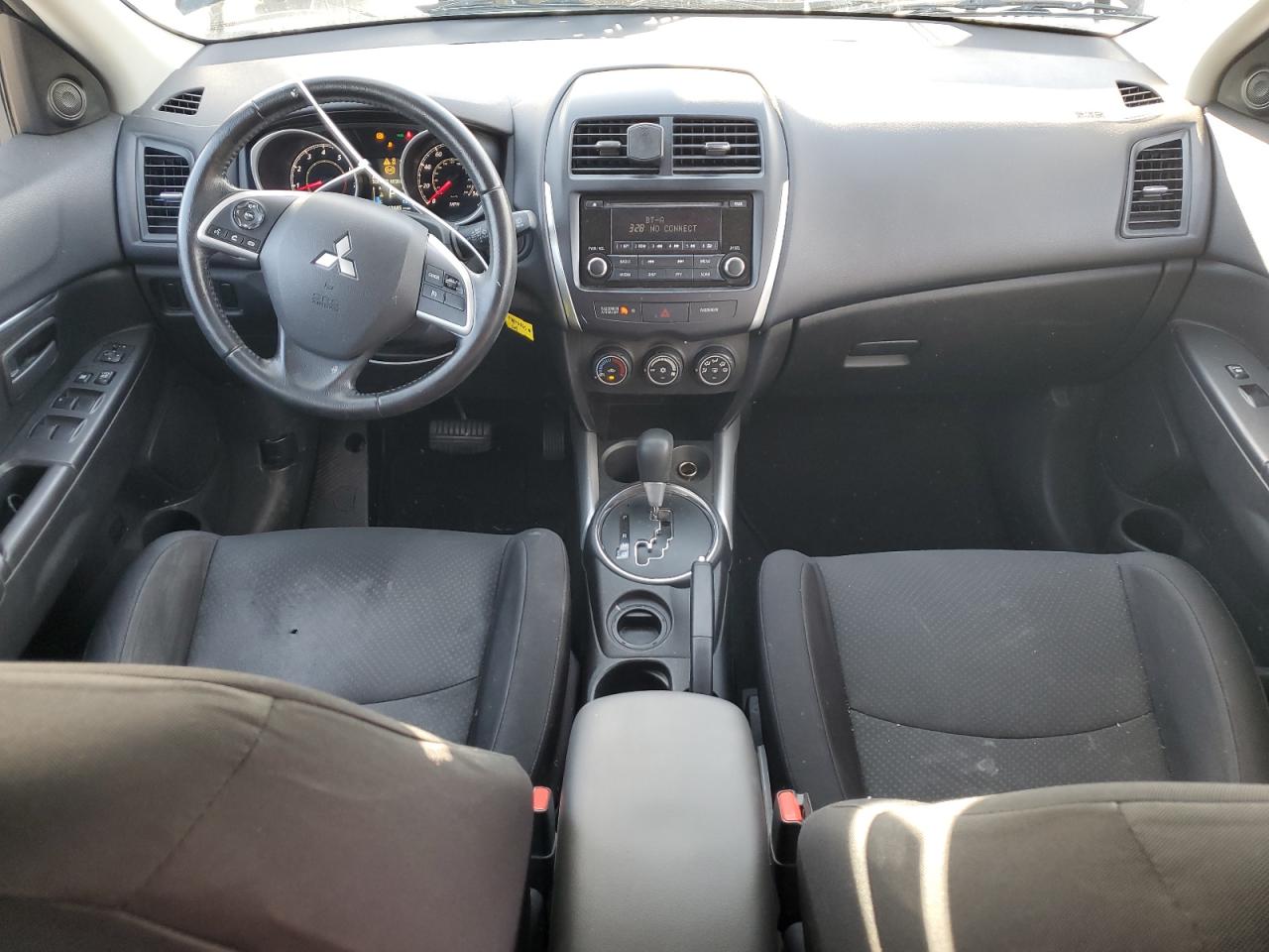 2014 Mitsubishi Outlander - Image 8
