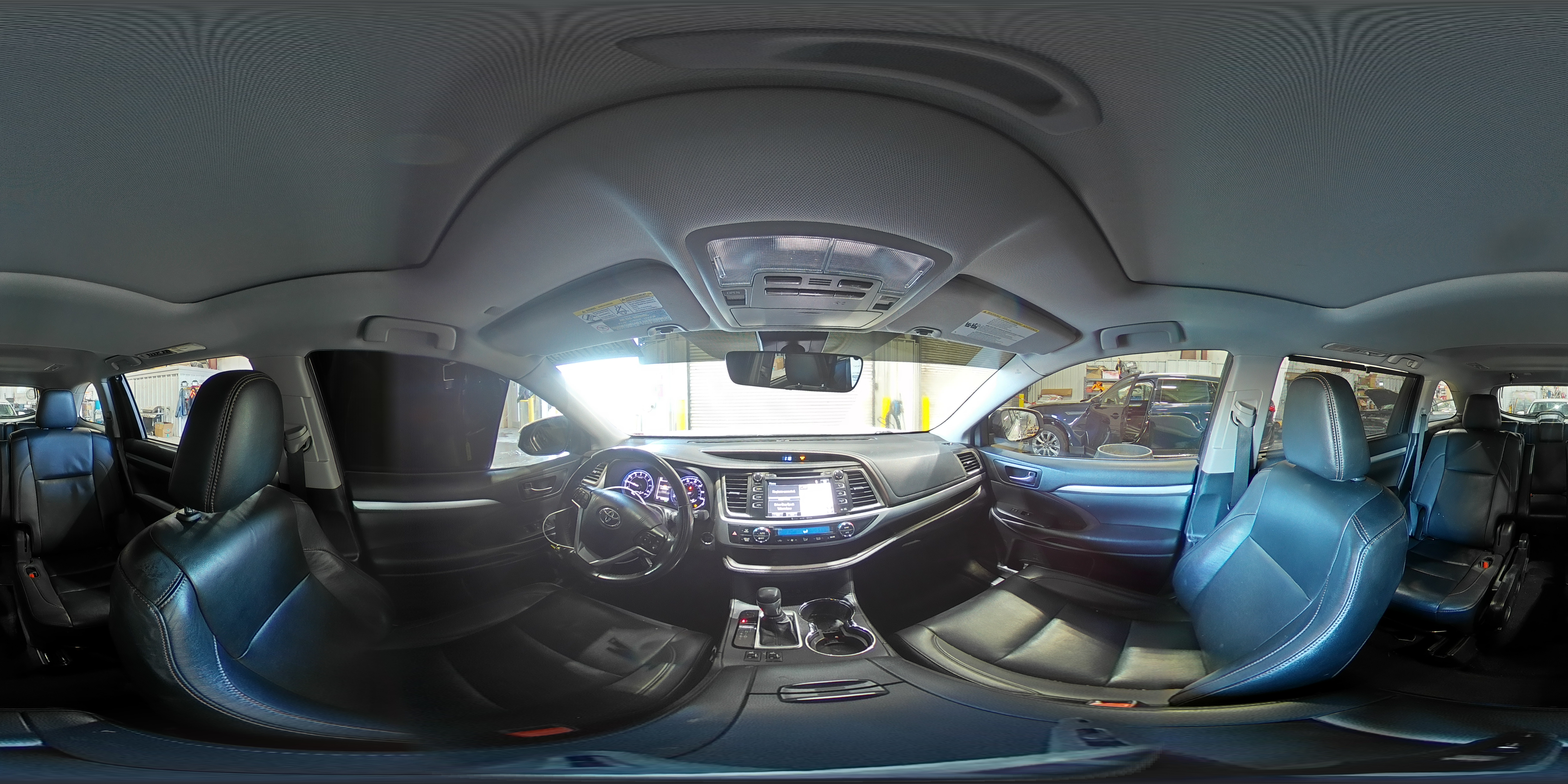 2019 Toyota Highlander - Image 16