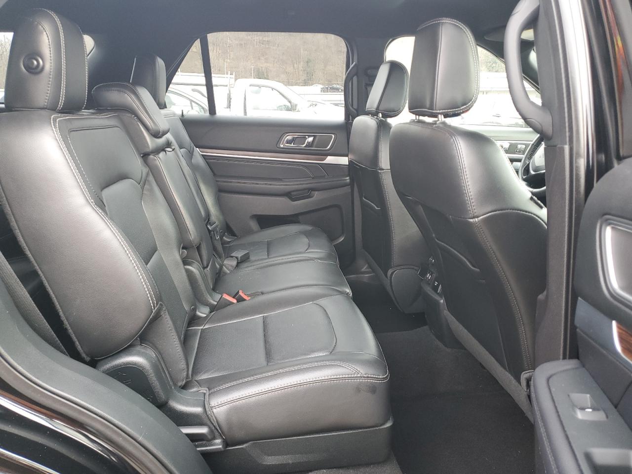 2018 Ford Explorer - Image 12