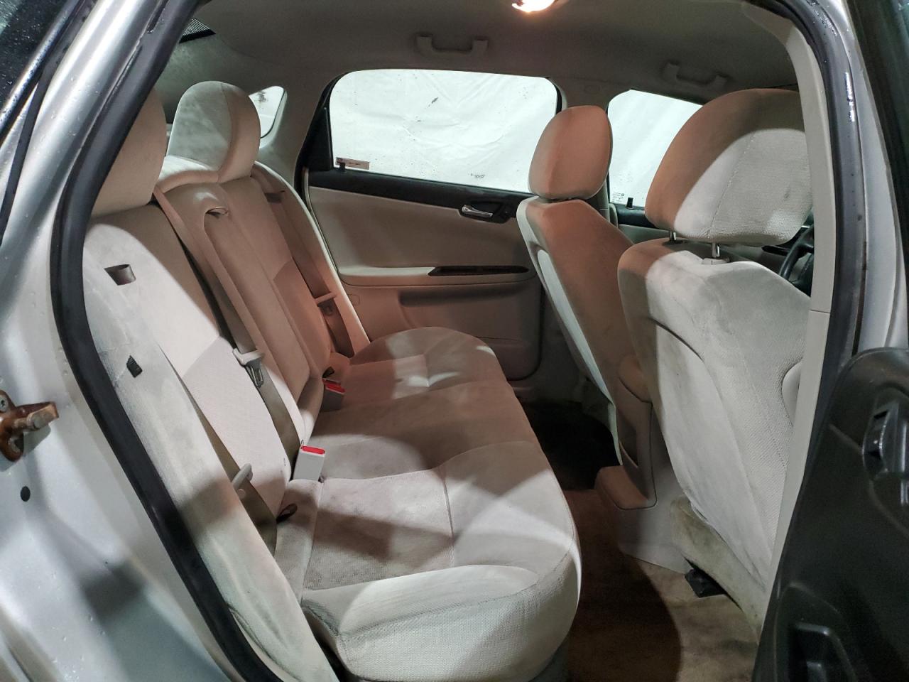 2015 Chevrolet Impala - Image 10