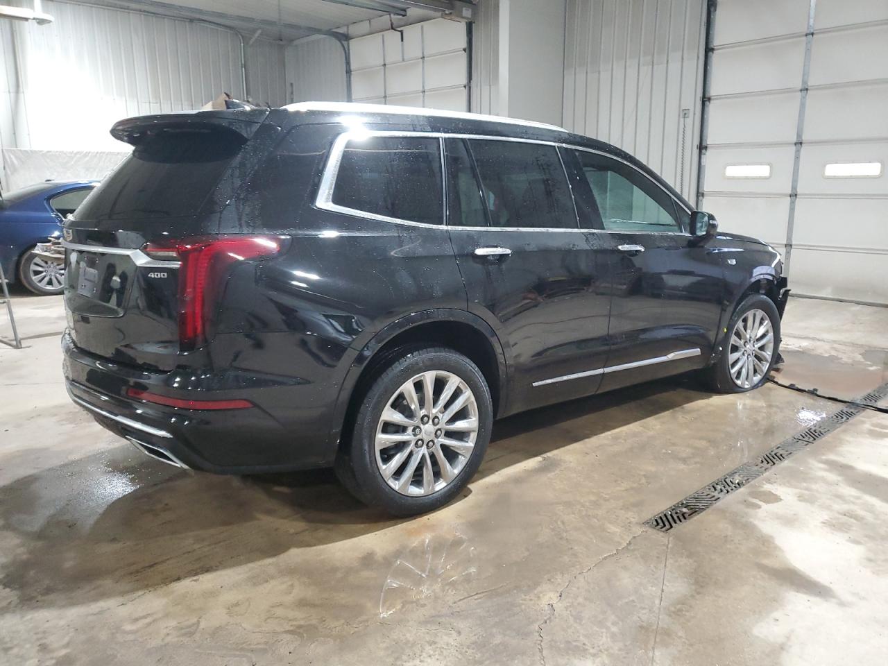 2021 Cadillac XT6 - Image 3