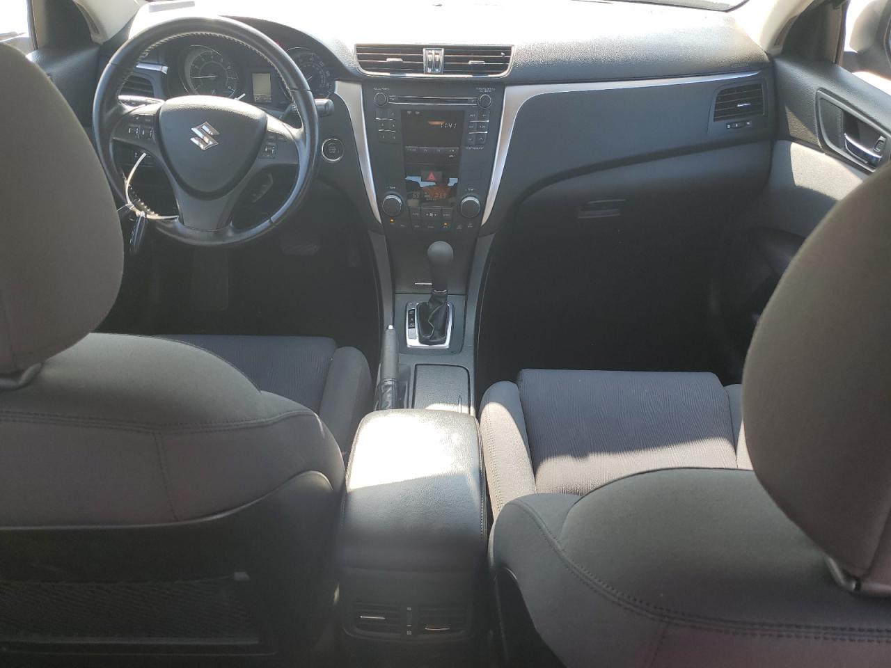 2012 Suzuki Kizashi - Image 8