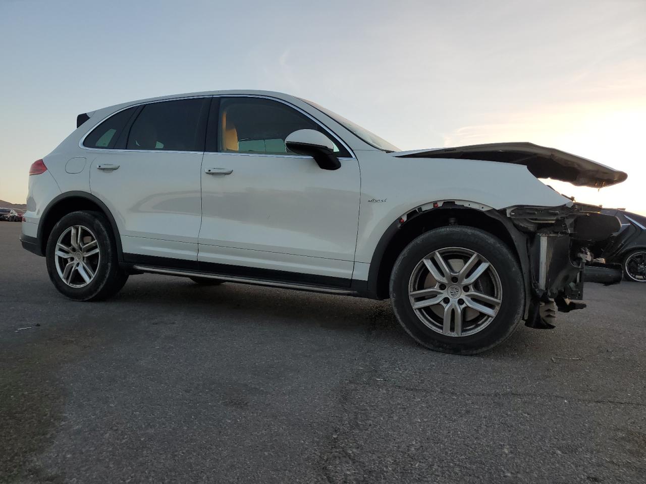 2015 Porsche Cayenne - Image 4