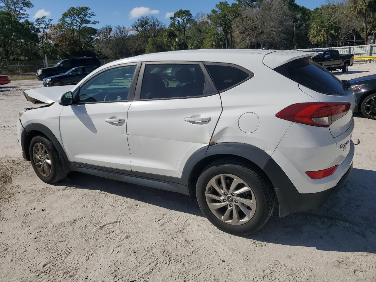 2018 Hyundai Tucson - Image 2
