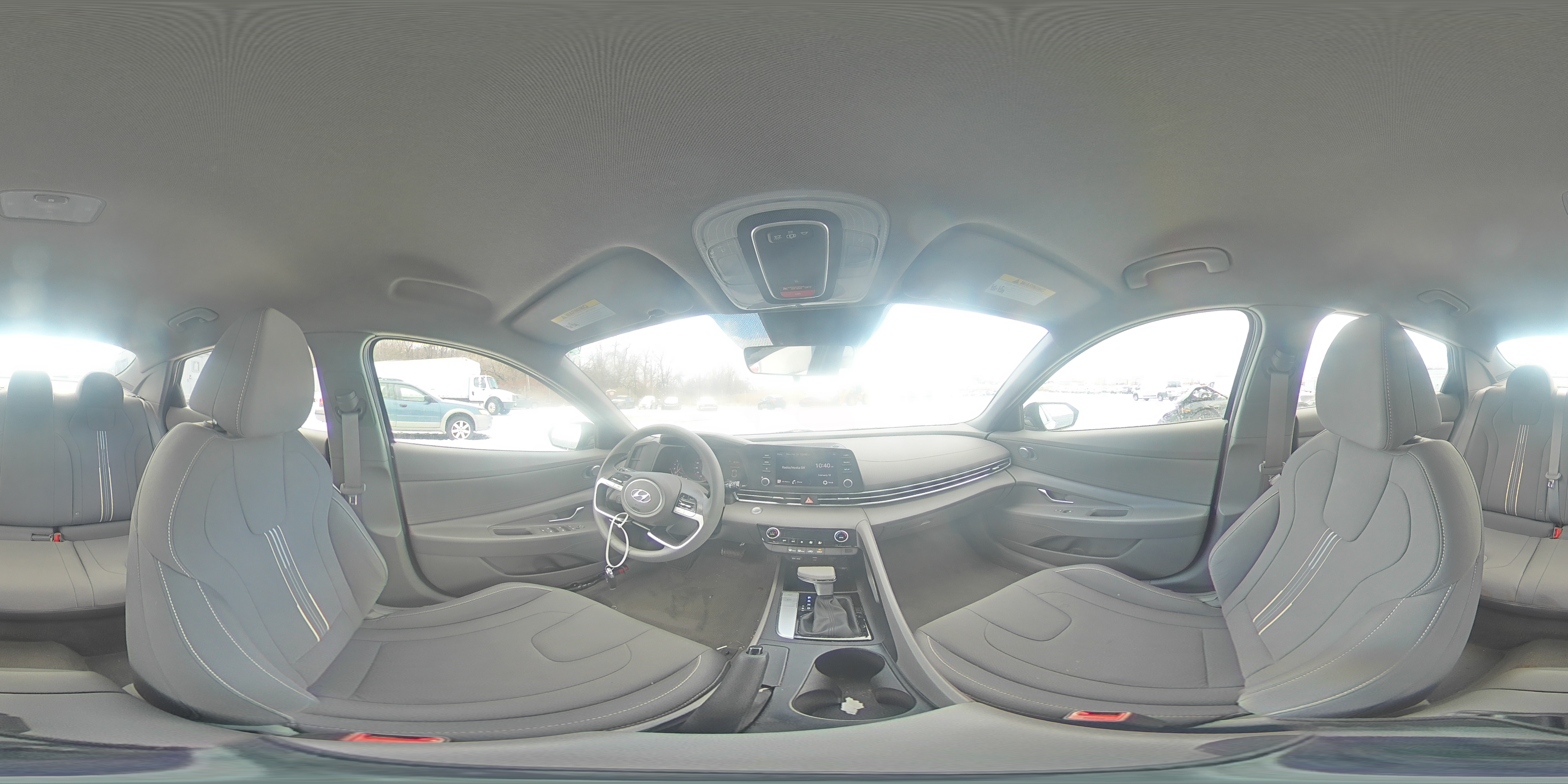 2023 Hyundai Elantra - Image 13