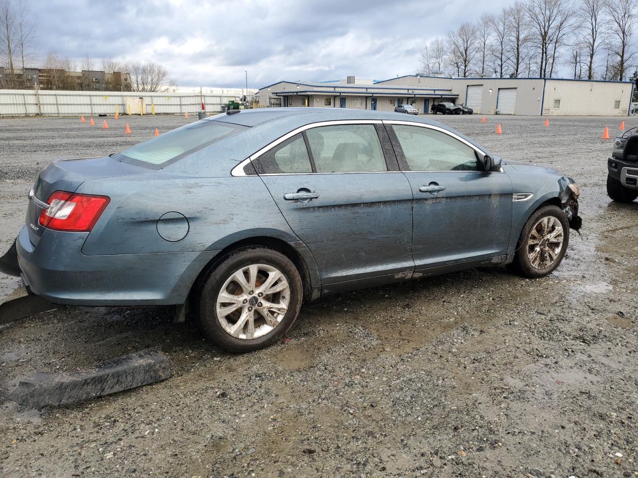 2010 Ford Taurus - Image 3