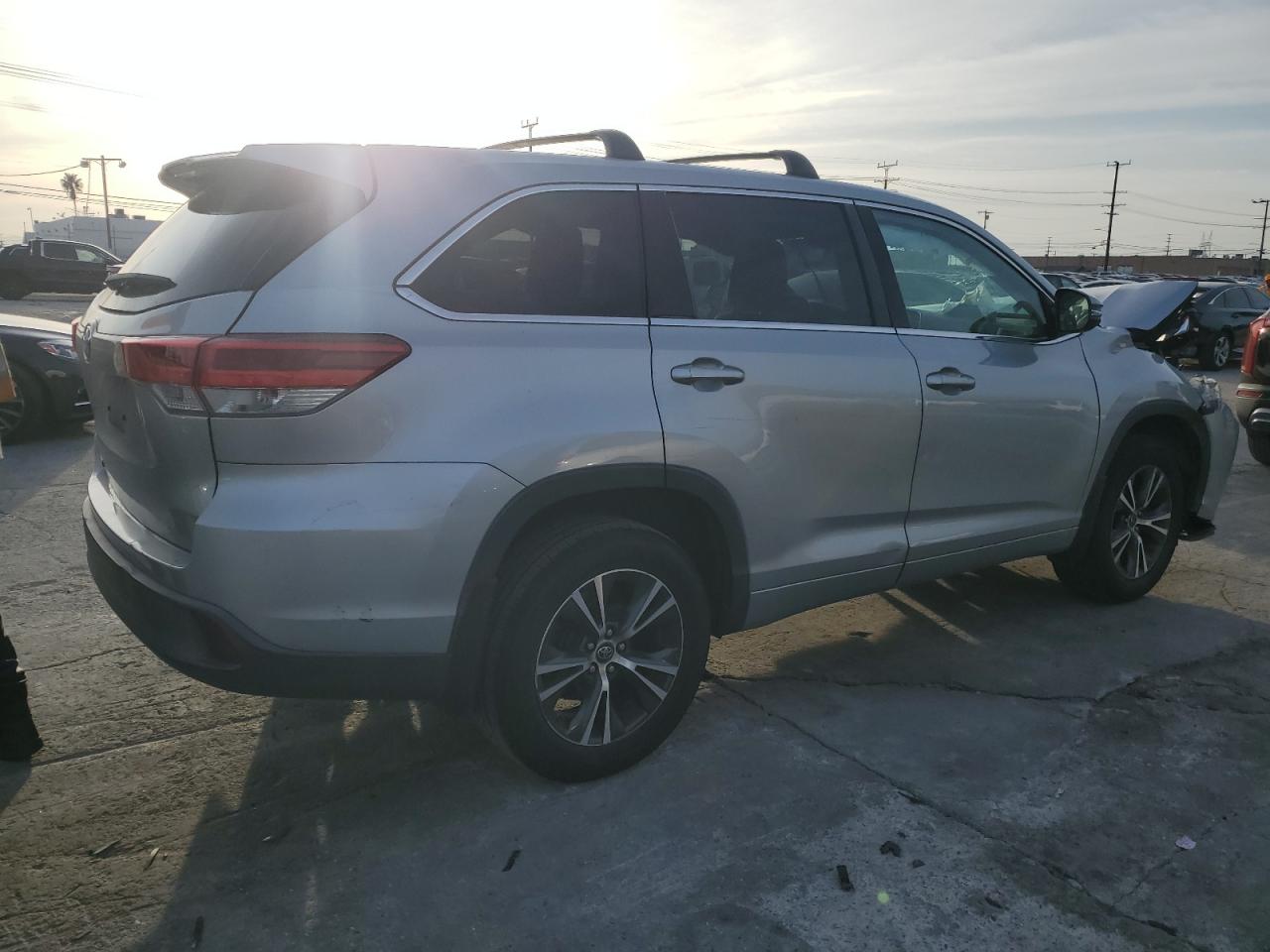 2018 Toyota Highlander - Image 3