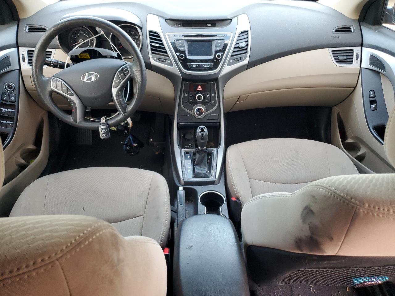 2016 Hyundai Elantra - Image 8