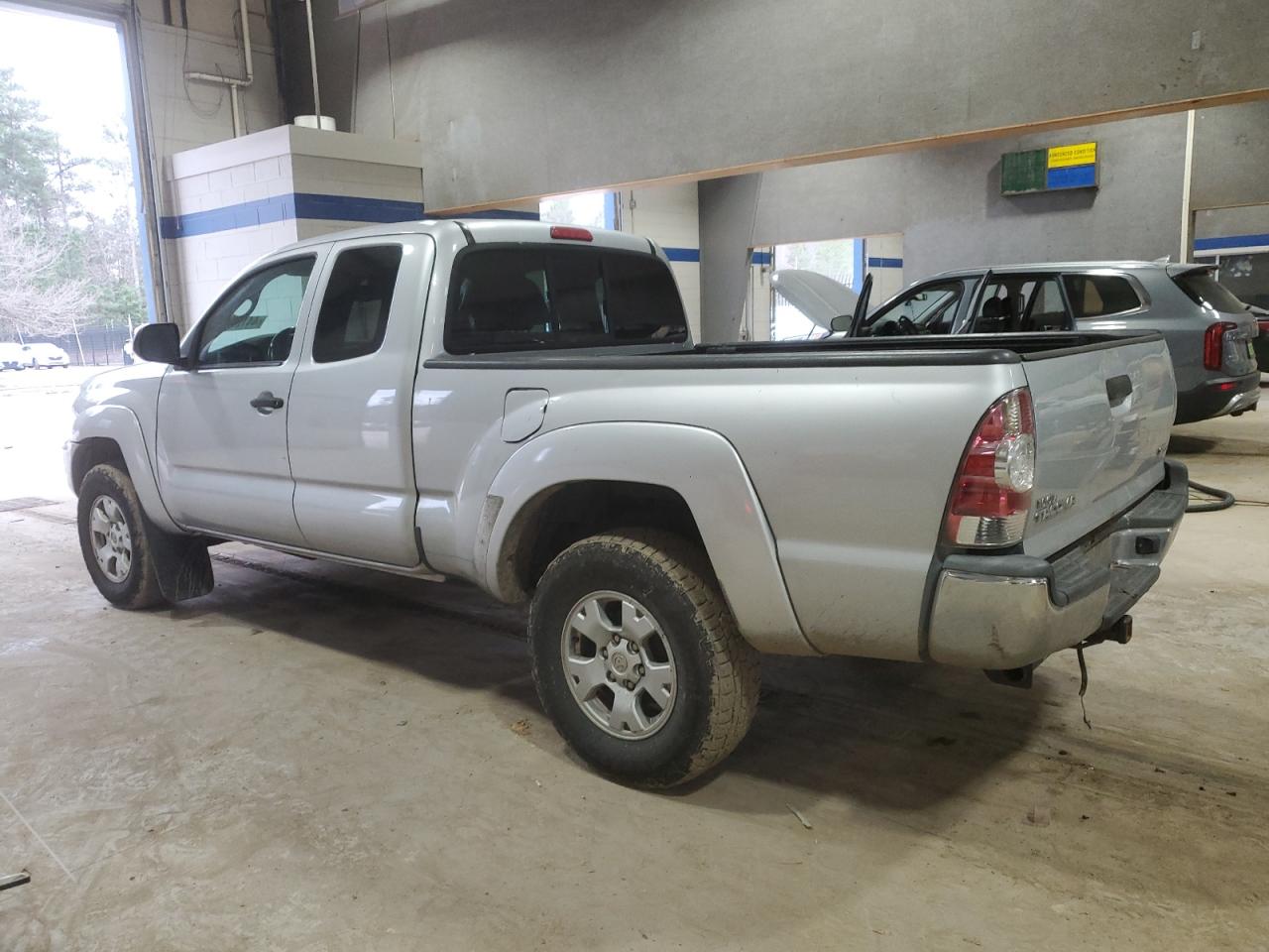 2013 Toyota Tacoma - Image 2