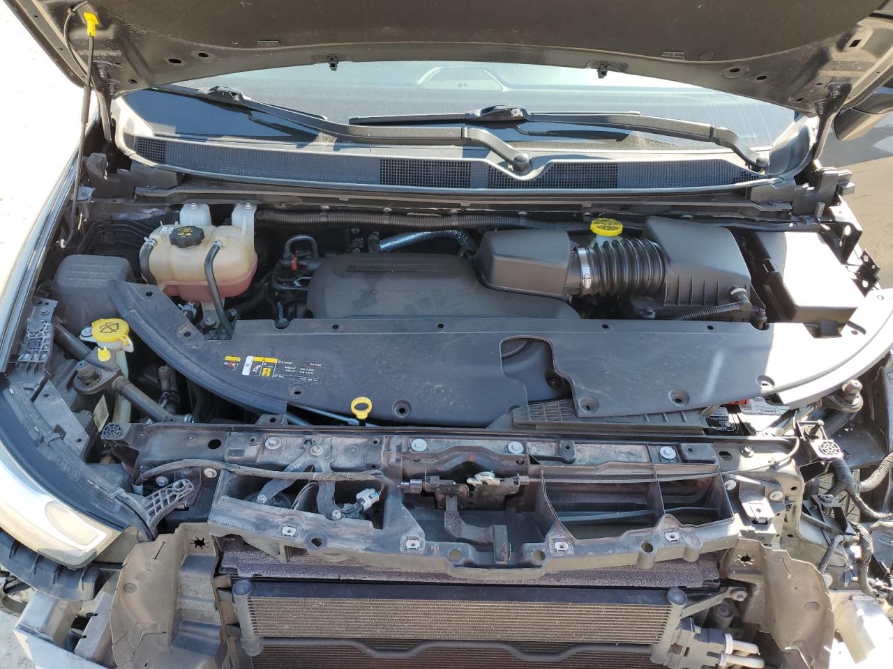2022 Chrysler Pacifica - Image 12