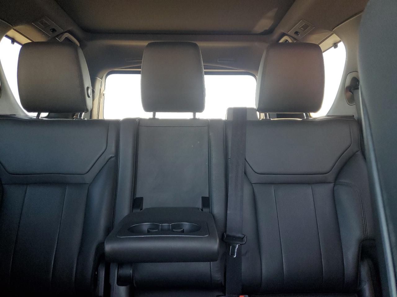 2018 Land Rover Discovery - Image 10