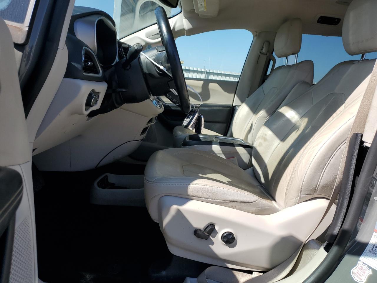 2021 Chrysler Pacifica - Image 7