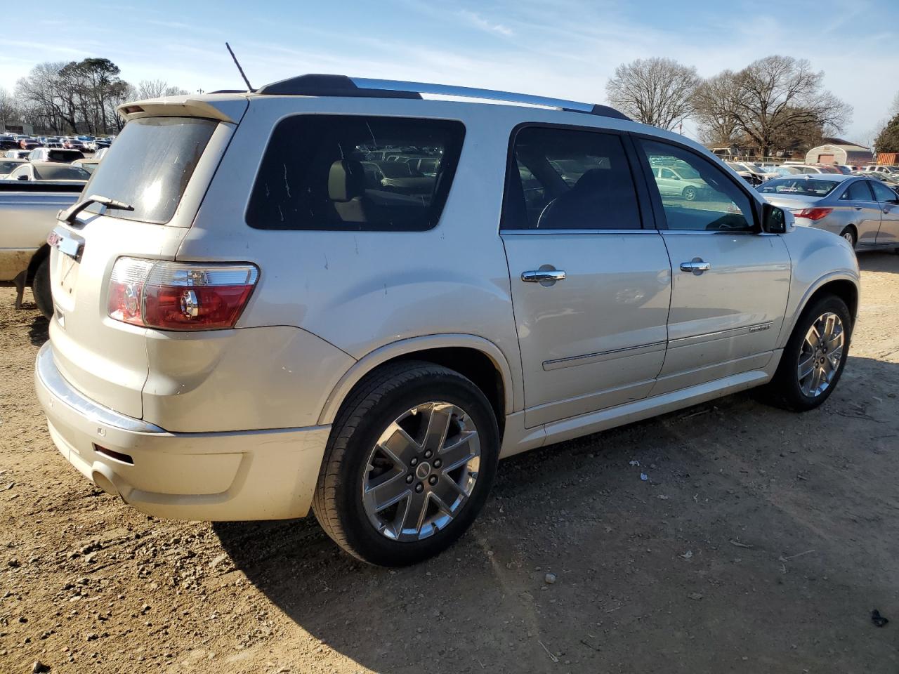 2012 GMC Acadia - Image 3