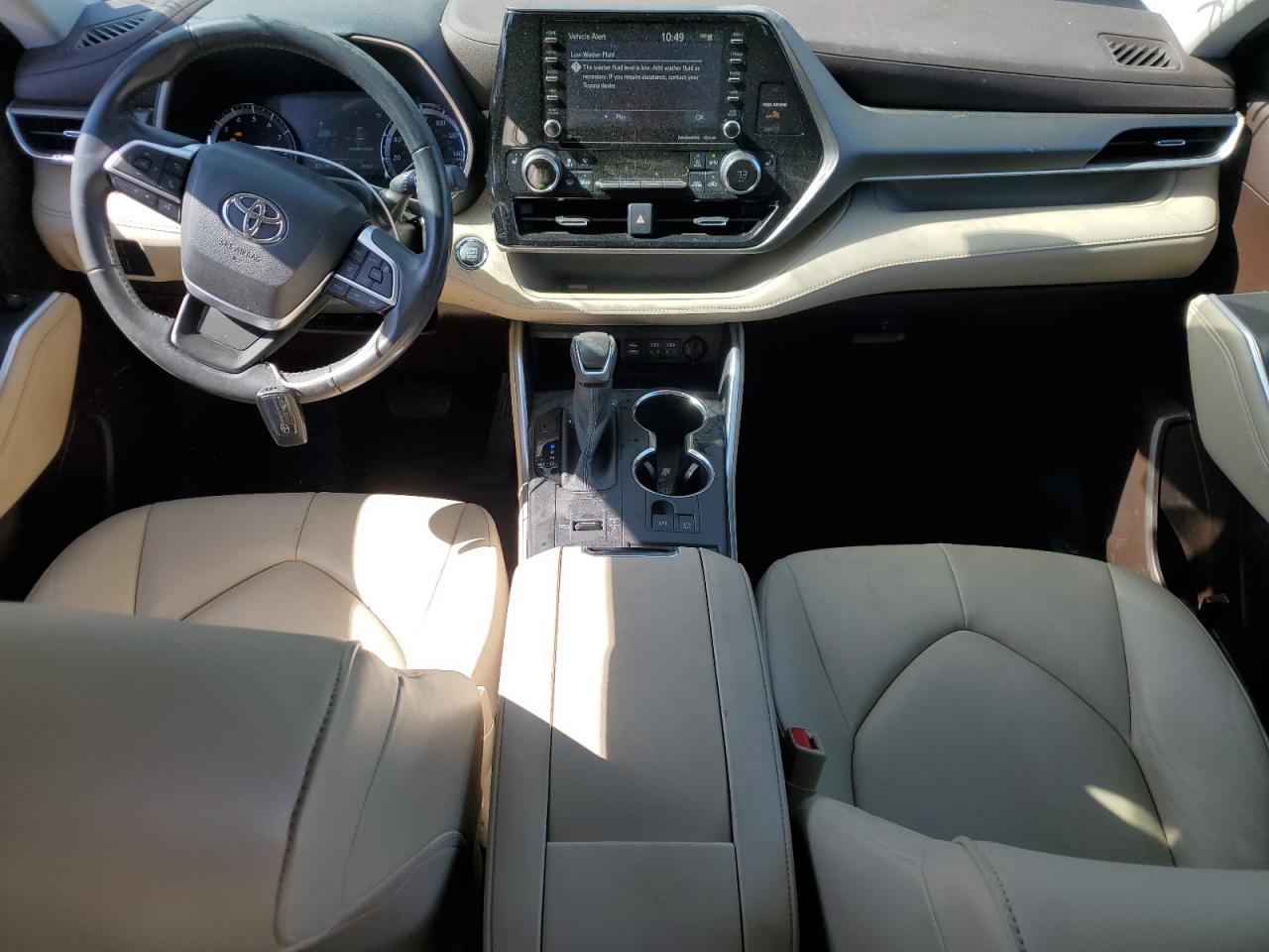 2022 Toyota Highlander - Image 8
