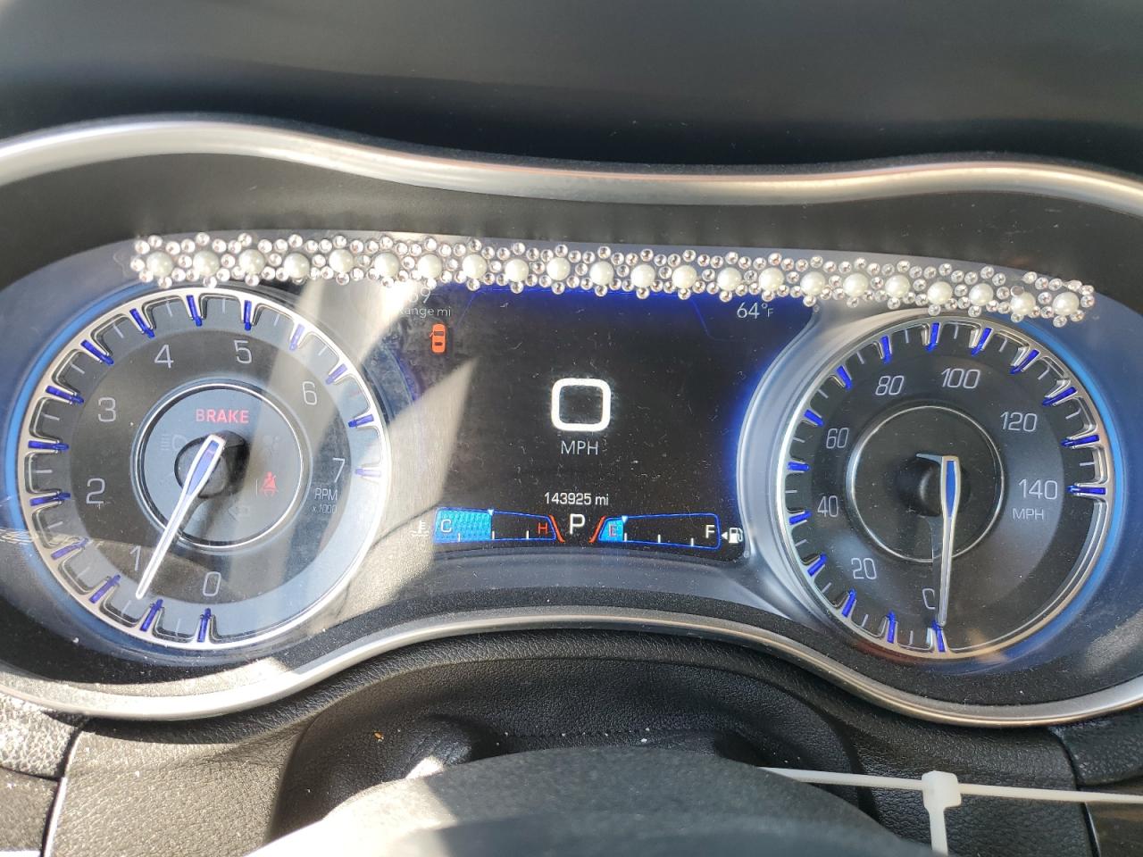 2015 Chrysler 300 - Image 9